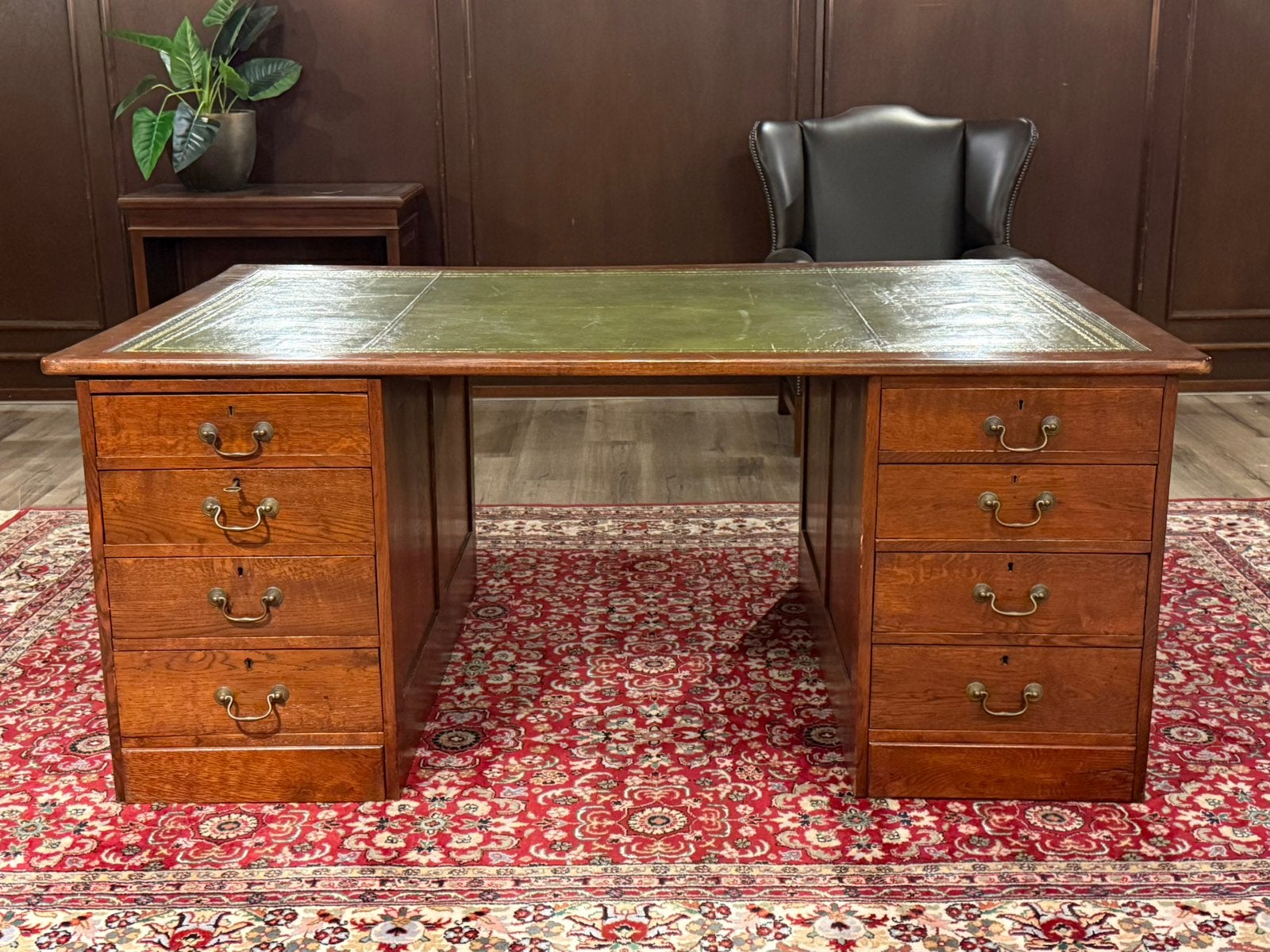 Klassiek Engels bureau (partnerdesk) #670
