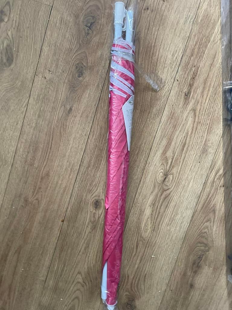 Parasol nieuw in verpakking, Ophalen of Verzenden, Zo goed als nieuw, 1 tot 2 meter, Strandparasol