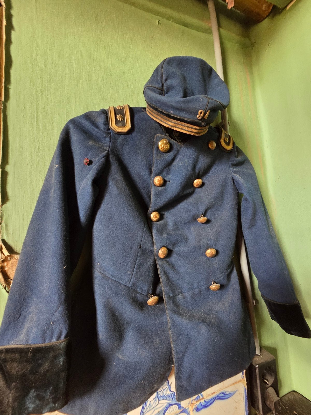 Vintage Militair Uniform met Pet - Marine/Landmacht, Ophalen of Verzenden, Marine, Overige gebieden, Kleding of Schoenen