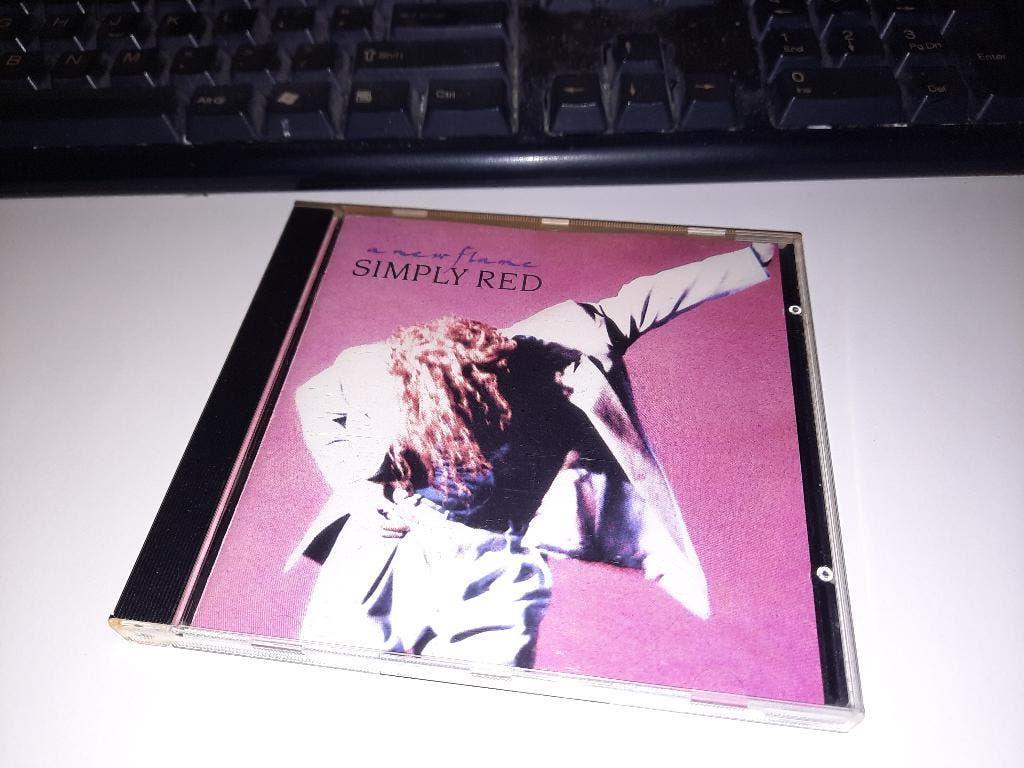 CD Simply Red – A New Flame, Ophalen, Zo goed als nieuw