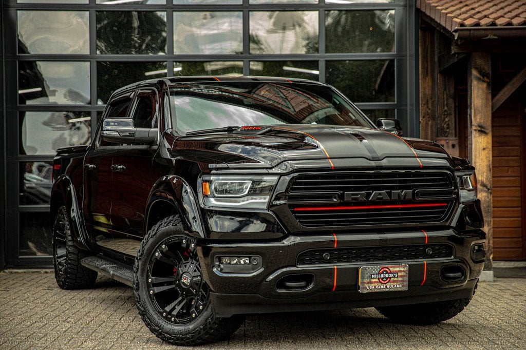 Dodge Ram 1500 5.7 V8 4x4 Crew Cab Laramie sport | Pano | St, Auto's, Automaat, Lichtsensor, Gebruikt, 5654 cc