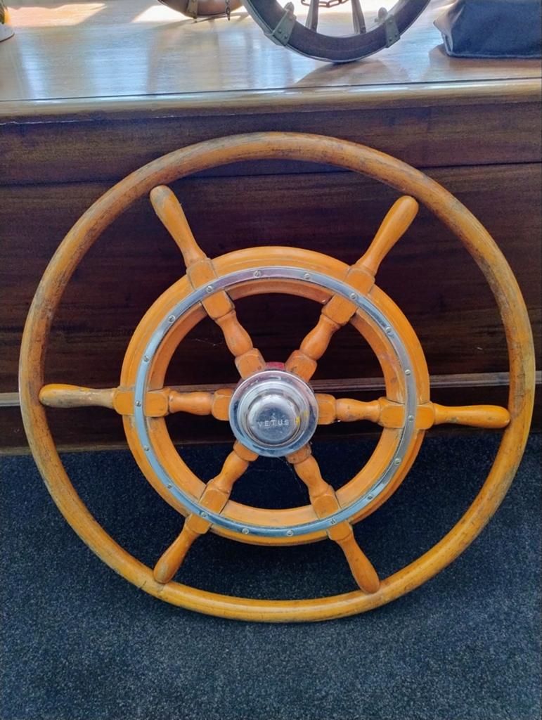 Vetus stuur stuurwiel boot 55 cm , net stuur, keer laklaagje, Watersport en Boten, Bootonderdelen, Ophalen of Verzenden, Zeilboot of Motorboot