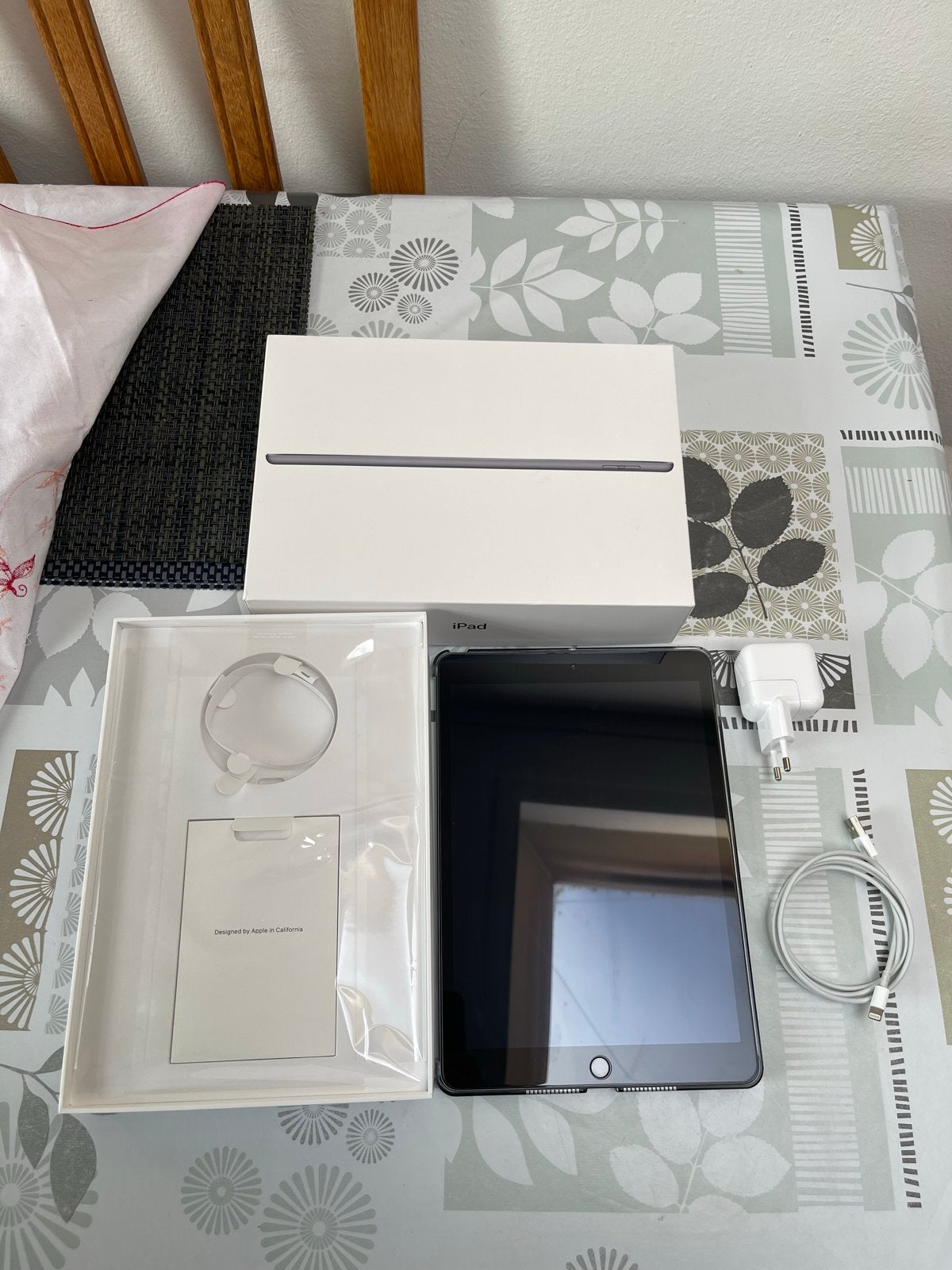 Foto 10 van Apple iPad (7e generatie) 32GB Wi-Fi - Zo goed als nieuw