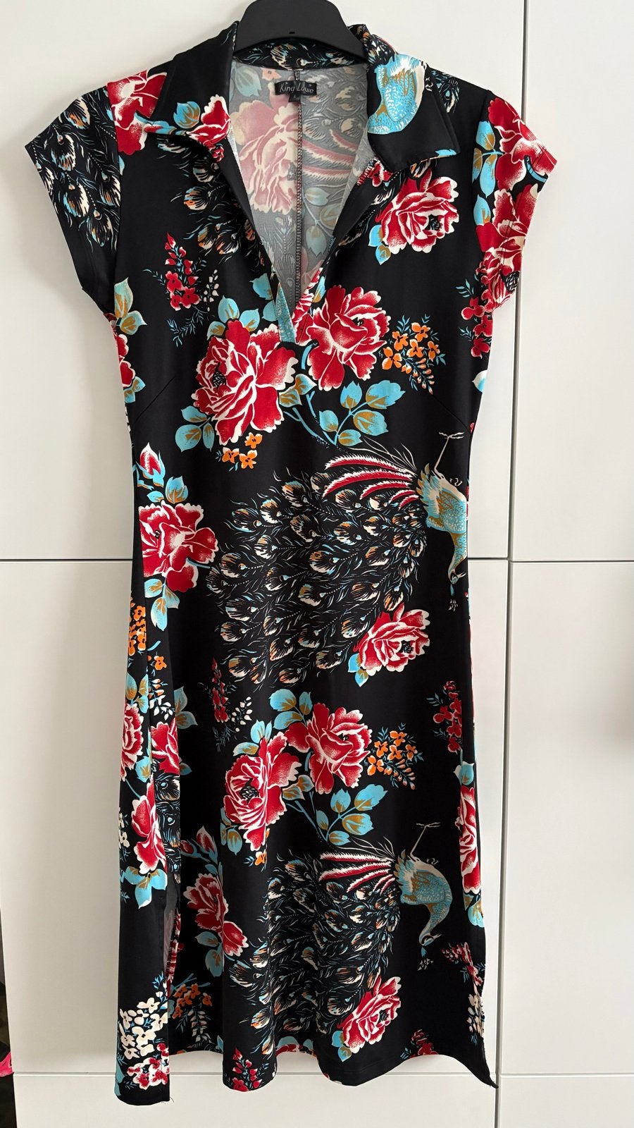 King Louie jurk met pauwen en bloemenprint, Maat 38/40 (M), Zwart, Ophalen of Verzenden, Zo goed als nieuw