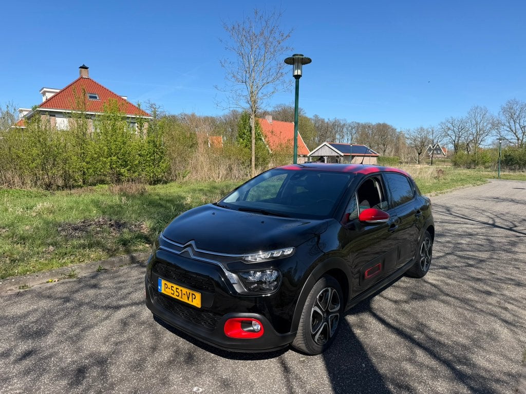 Citroen C3 2022 Shine Zwart Apple Carplay Navi Prksensor NAP, Auto's, Voorwielaandrijving, 40 €/maand, Euro 6, 1199 cc