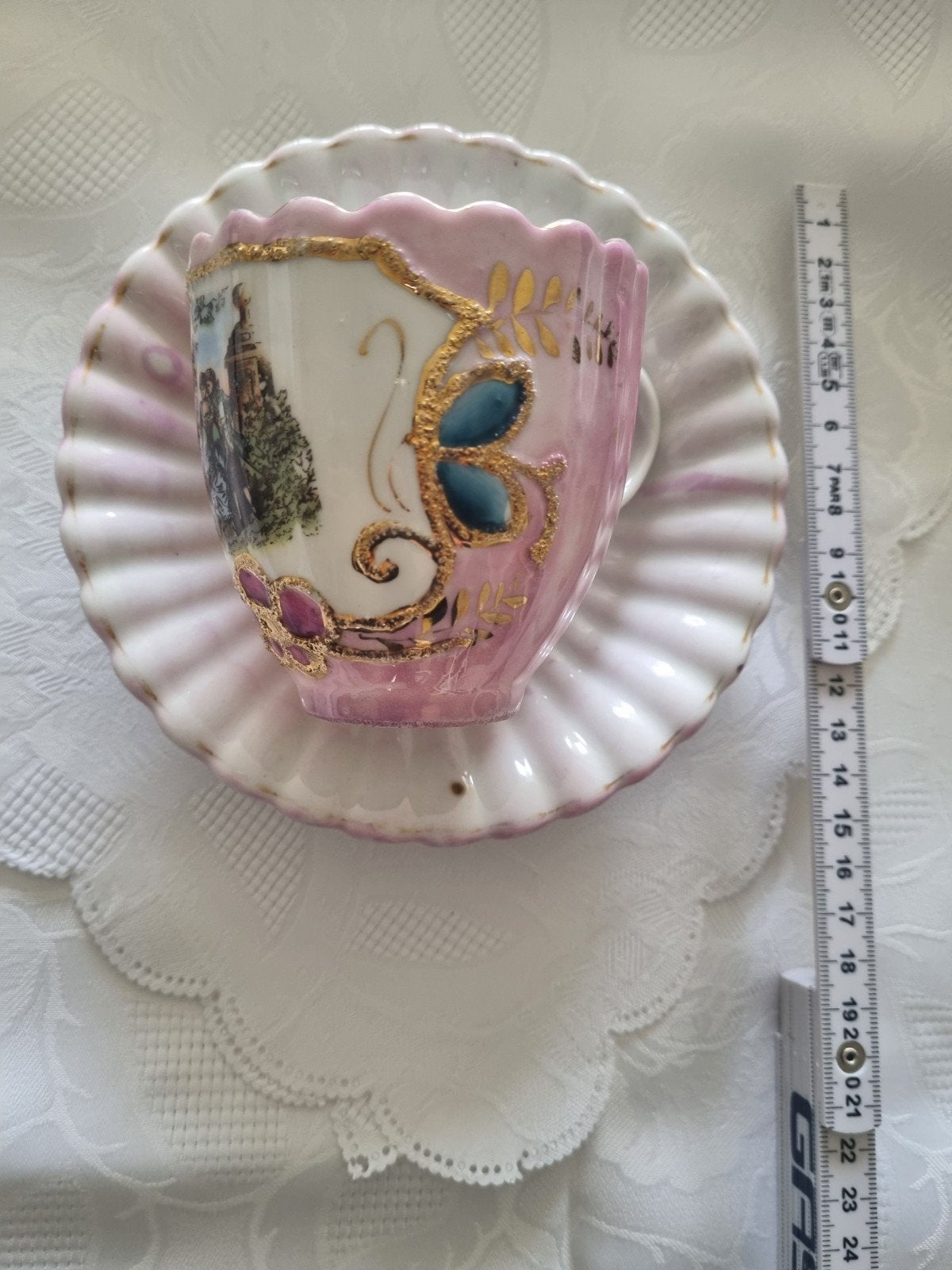 Antiek Roze Porseleinen Kop en Schotel met Gouden Details, Ophalen of Verzenden