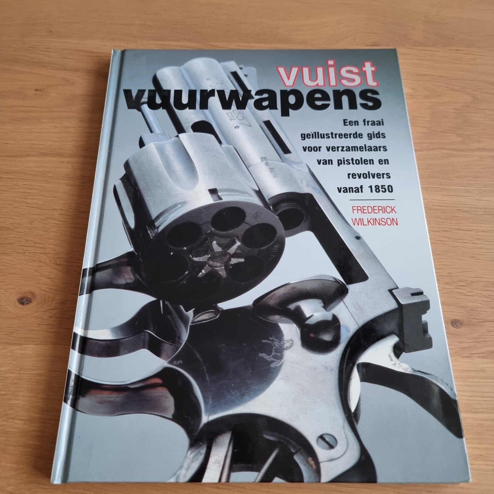 F. Wilkinson - Vuistvuurwapens, Tweede Wereldoorlog, Ophalen of Verzenden, Zo goed als nieuw, Overige onderwerpen