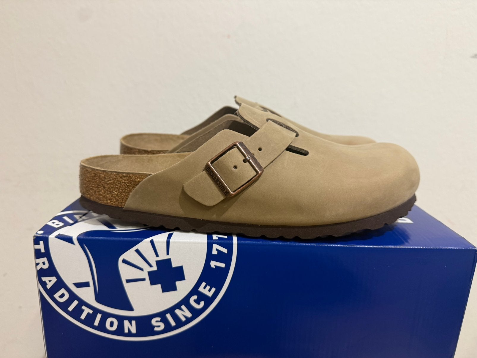 Te koop nieuwe Birkenstock Boston BS Tabacco B maat 45, Kleding | Heren, Schoenen, Sandalen, Postlaan 3, Birkenstock, Bruin