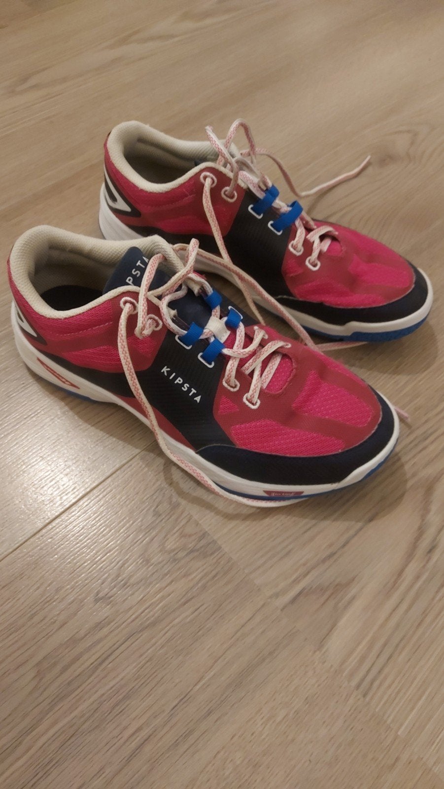 Kipsta zaalschoenen roze/blauw - Maat 42, Ophalen of Verzenden