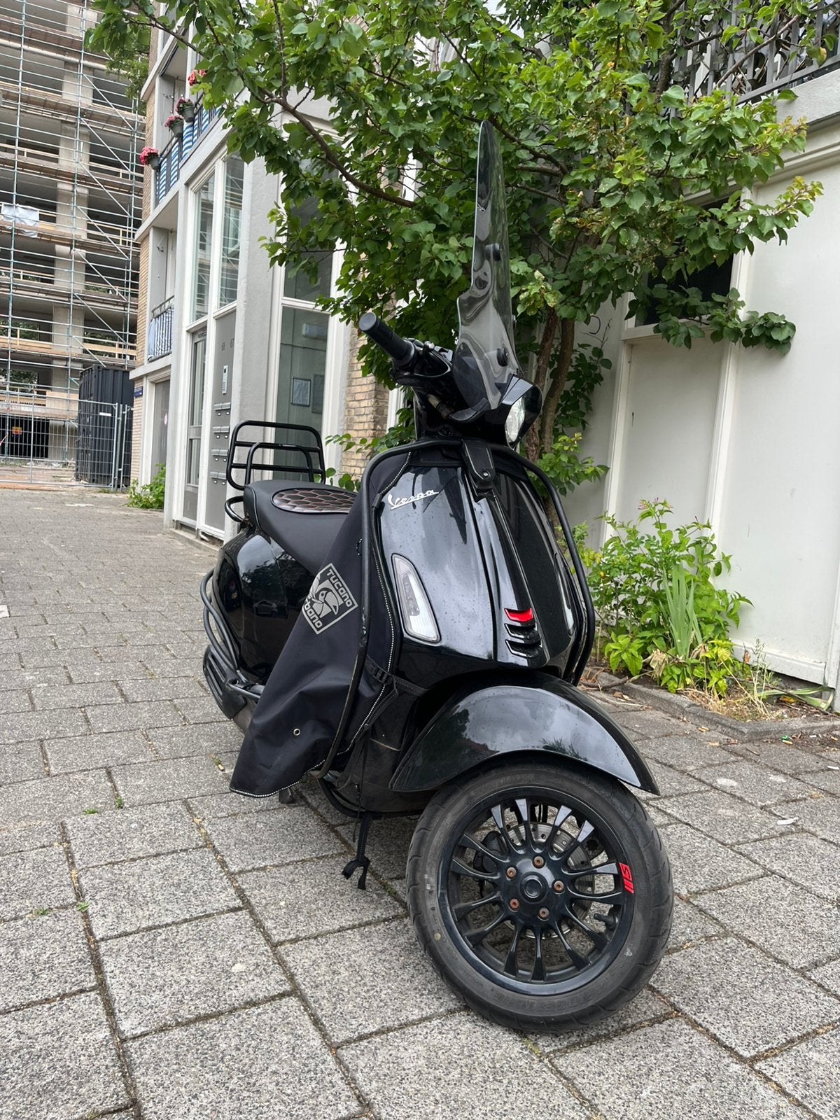 vespa sprint, Ophalen, Zo goed als nieuw, Benzine