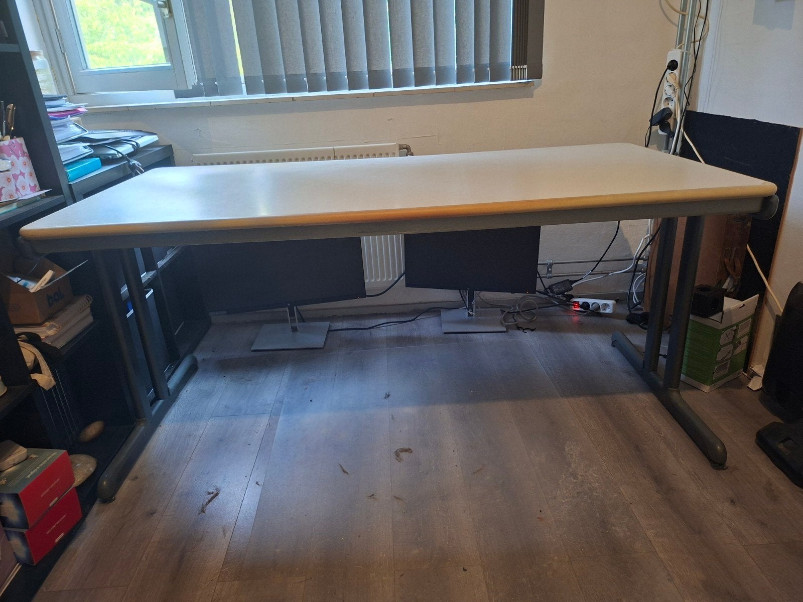 Ruim bureau en ladekast - Ideaal voor Thuiswerk of Kantoor, Ophalen, Gebruikt, Metaal, Grijs