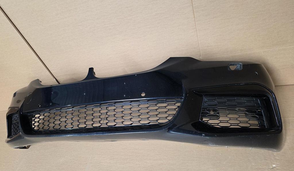 Voorbumper BMW 5 Serie G30 G31 M Pakket PDC KLS 51118064928, Gebruikt, -, Voor, Ophalen of Verzenden