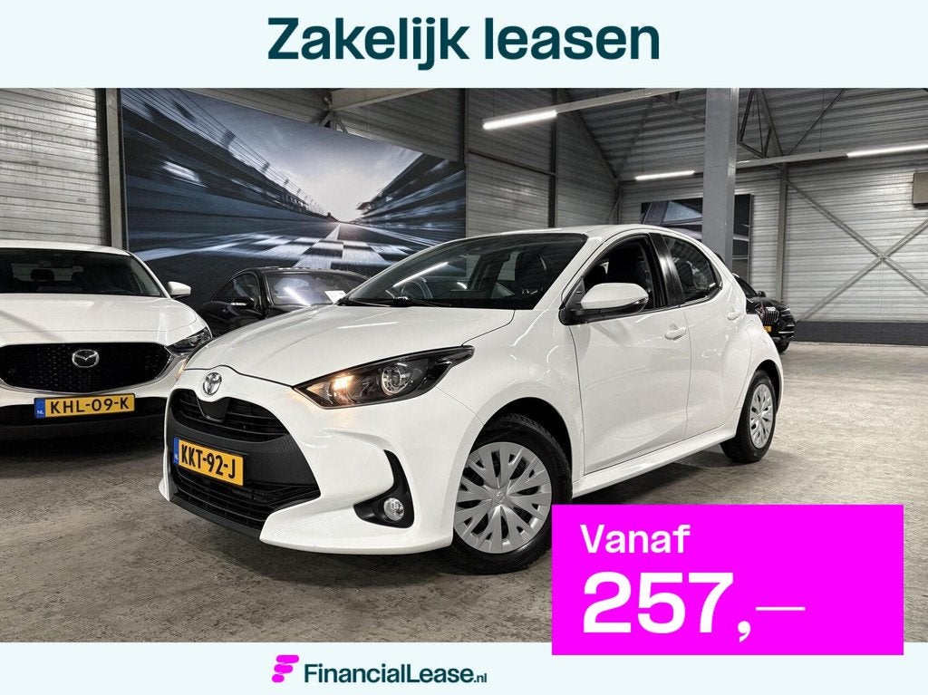 Toyota Yaris 1.5 VVT-i Active | Carplay | Camera | A/C | ACC, Voorwielaandrijving, Gebruikt, Euro 6, Wit