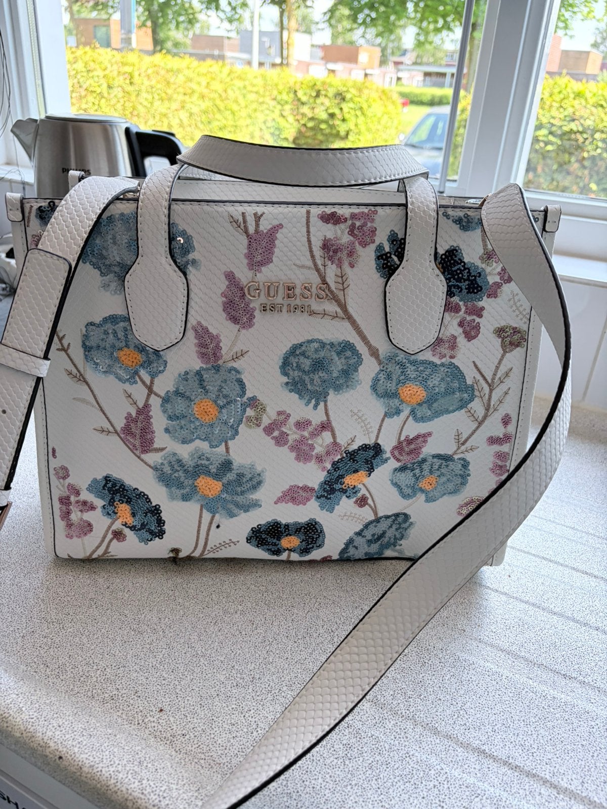 Guess tas, Ophalen of Verzenden, Zo goed als nieuw, Zwart, Handtas