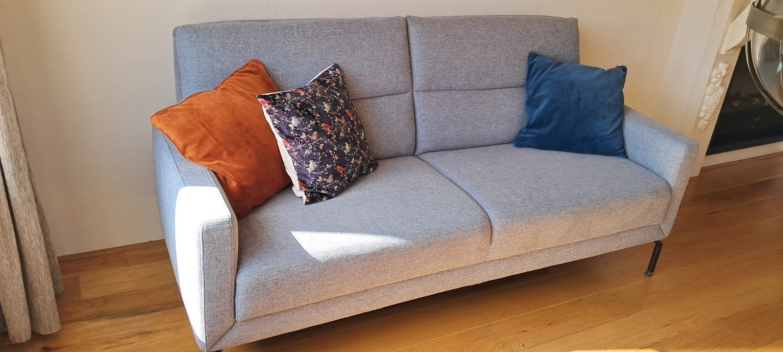 Prominent bank, blauw-grijs, z.g.a.n., ideaal voor senioren, Ophalen, Zo goed als nieuw, 75 tot 100 cm, Tweepersoons