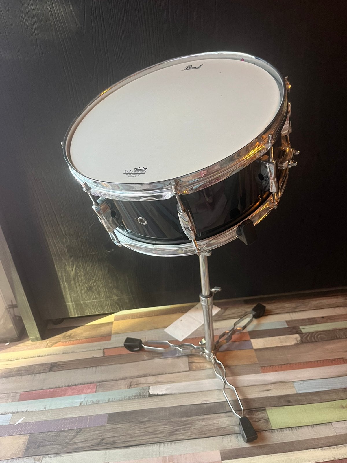 Pearl Snaredrum met standaard, Muziek en Instrumenten, Drumstellen en Slagwerk, Ophalen, Gebruikt, Pearl