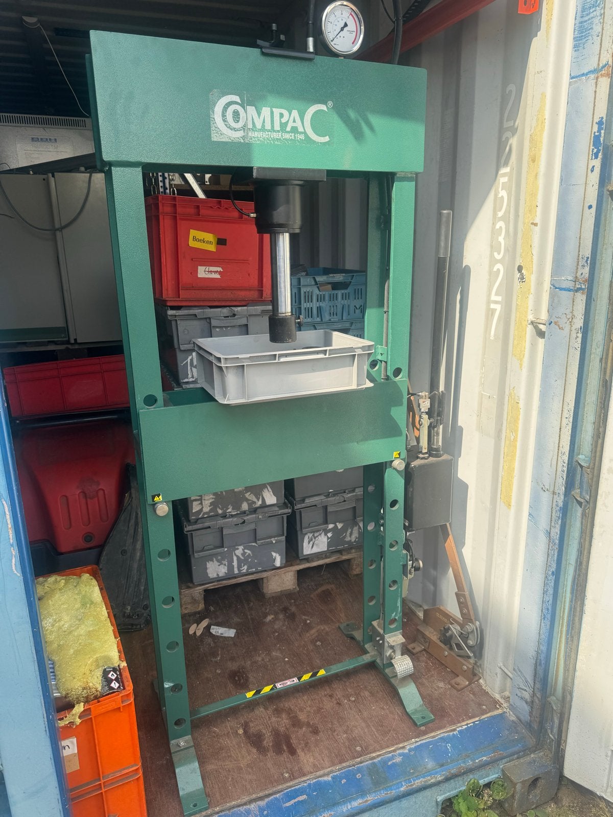 Compac Werkplaatspers 25 ton., Ophalen