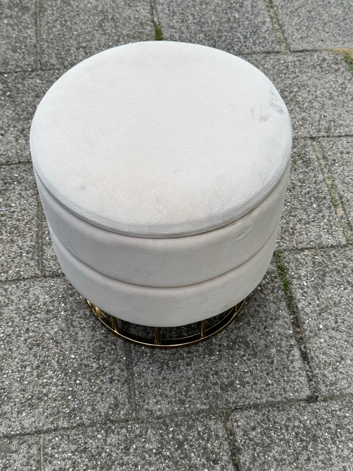 Luxe ronde poef met opbergruimte en gouden onderstel, Minder dan 50 cm, Rond, Ophalen of Verzenden, Zo goed als nieuw