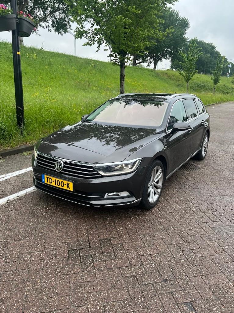 Volkswagen Passat 2.0 TDI 140KW Variant 4M DSG 2015 Bruin, Auto's, 1481 kg, Diesel, Te koop, 750 kg