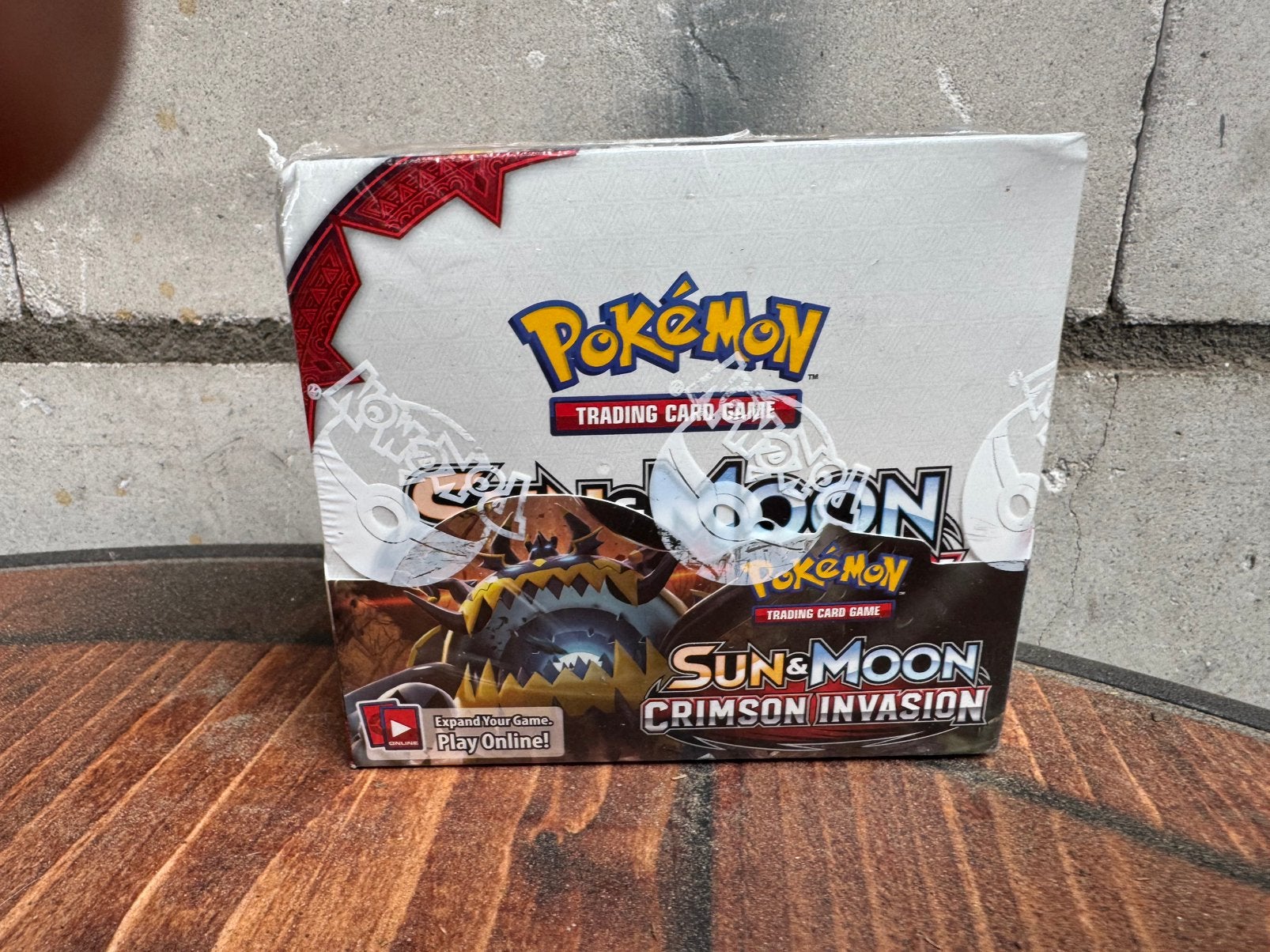 Booster box geseald sun & moon crimson invasion, Ophalen of Verzenden, Zo goed als nieuw, Boosterbox