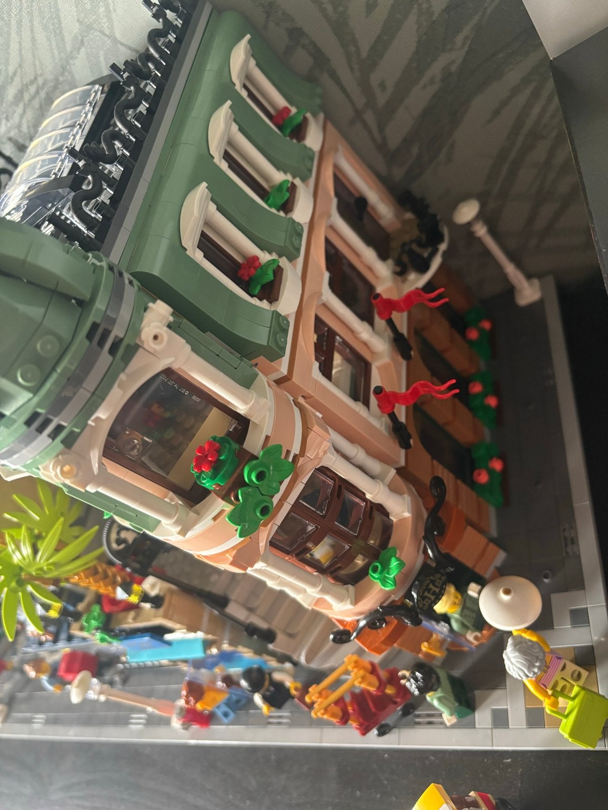 Lego Boutique Hotel (10297), Kinderen en Baby's, Speelgoed | Duplo en Lego, Ophalen of Verzenden, Zo goed als nieuw
