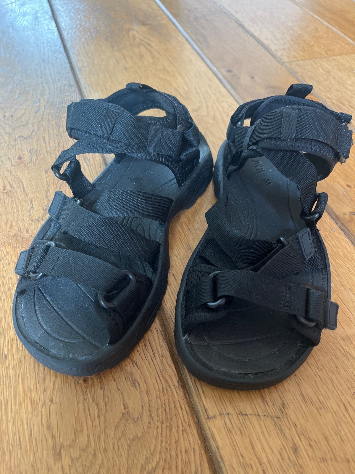 Zwarte Zara sandalen - Maat 33, Jongen of Meisje, Overige typen, Nieuw, Ophalen of Verzenden