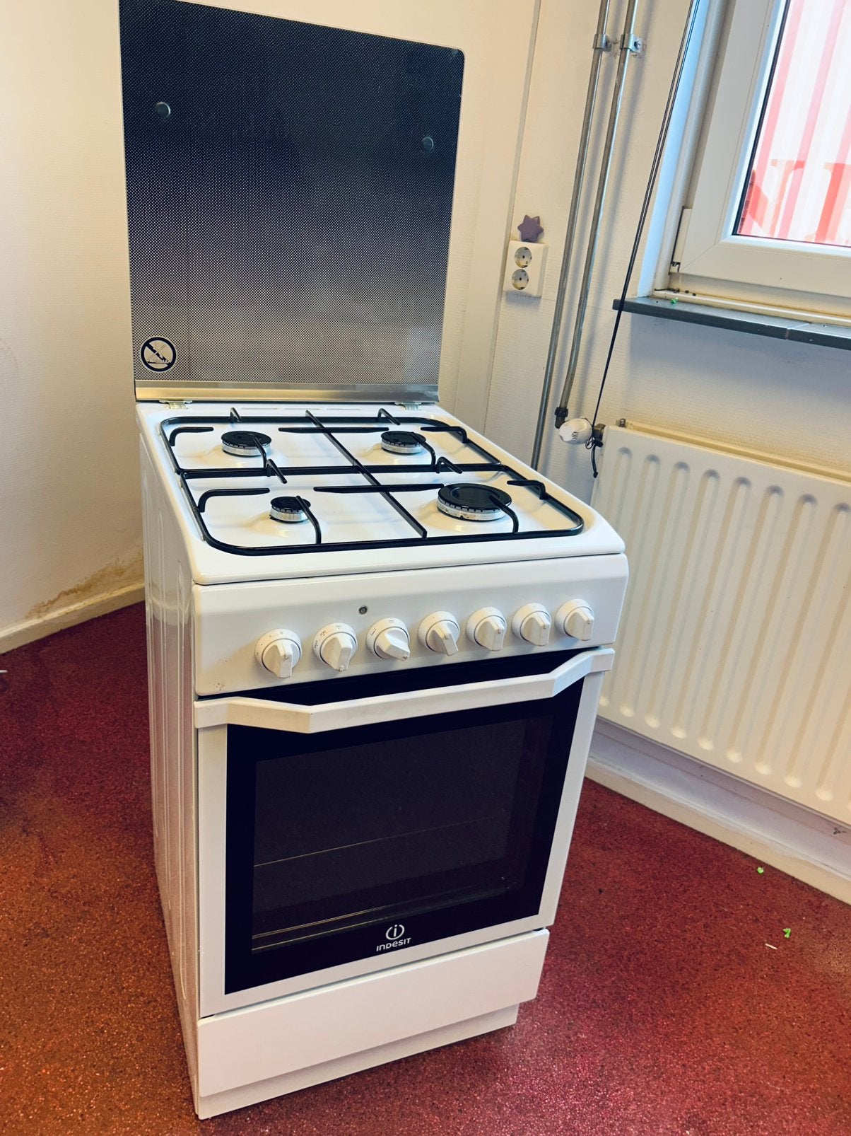 Indesit Gasfornuis Met Elektrische Oven |Garantie & Bezorgen, Ophalen, 4 kookzones, Zo goed als nieuw, Energieklasse A of zuiniger