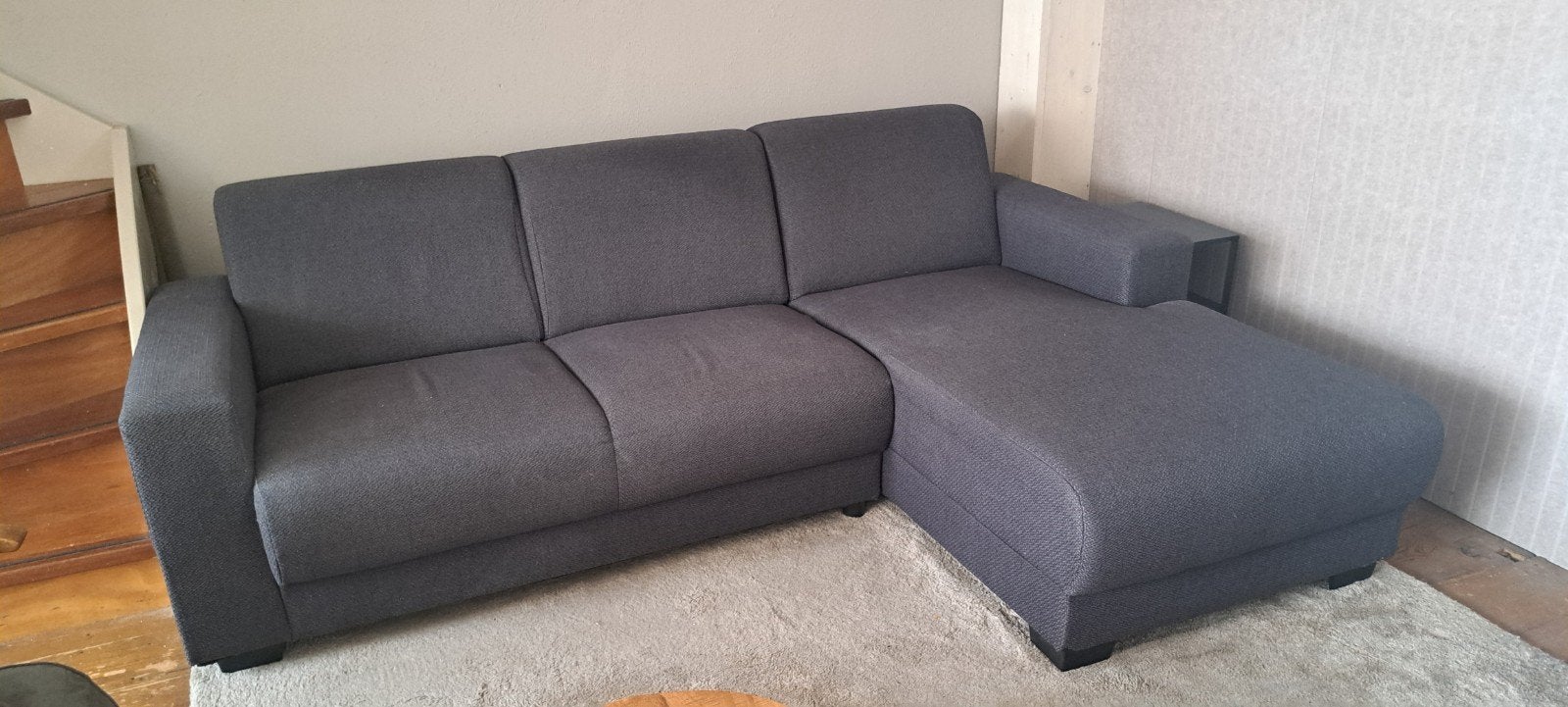 Grijze hoekbank - 240 x 160 cm - In goede staat, Huis en Inrichting, Banken | Bankstellen, Ophalen, Gebruikt, 150 cm of meer, Vierpersoons of meer
