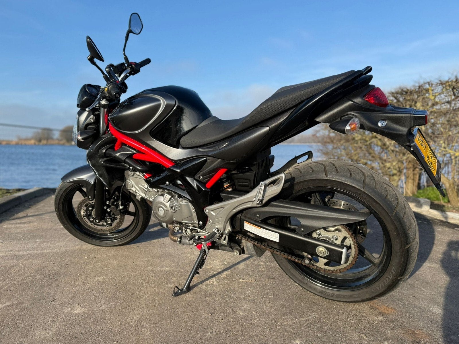 Suzuki SFV650 ABS – Bouwjaar 2014 – 13.679 km + Accessoires, Ophalen, Gebruikt, Suzuki