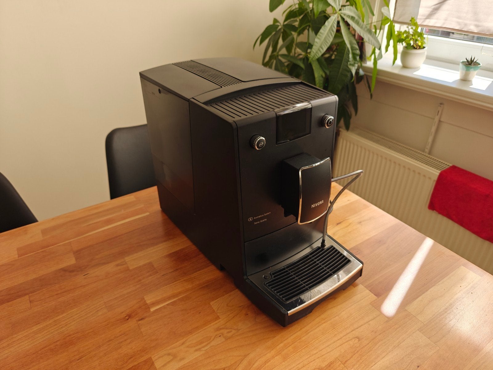 Nivona CafeRomatica 759 - Volautomaat - Werkt perfect, Ophalen, 10 kopjes of meer, Koffiebonen, Zo goed als nieuw