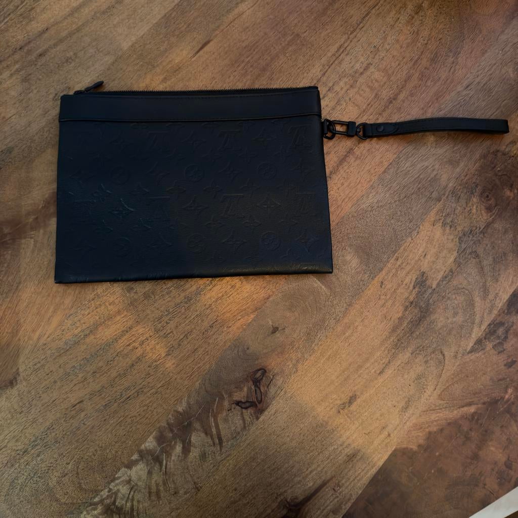 Louis Vuitton Pochette Voyage MM Monogram Eclipse, Ophalen of Verzenden, Zo goed als nieuw, Zwart, Leer