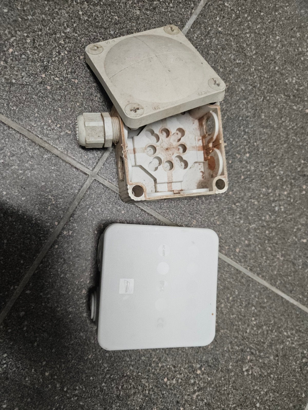 Waterdichte lasdoos IP54/IP65 voor buitenmontage, Doe-het-zelf en Verbouw, Elektra en Kabels, Ophalen of Verzenden, Gebruikt, Overige typen