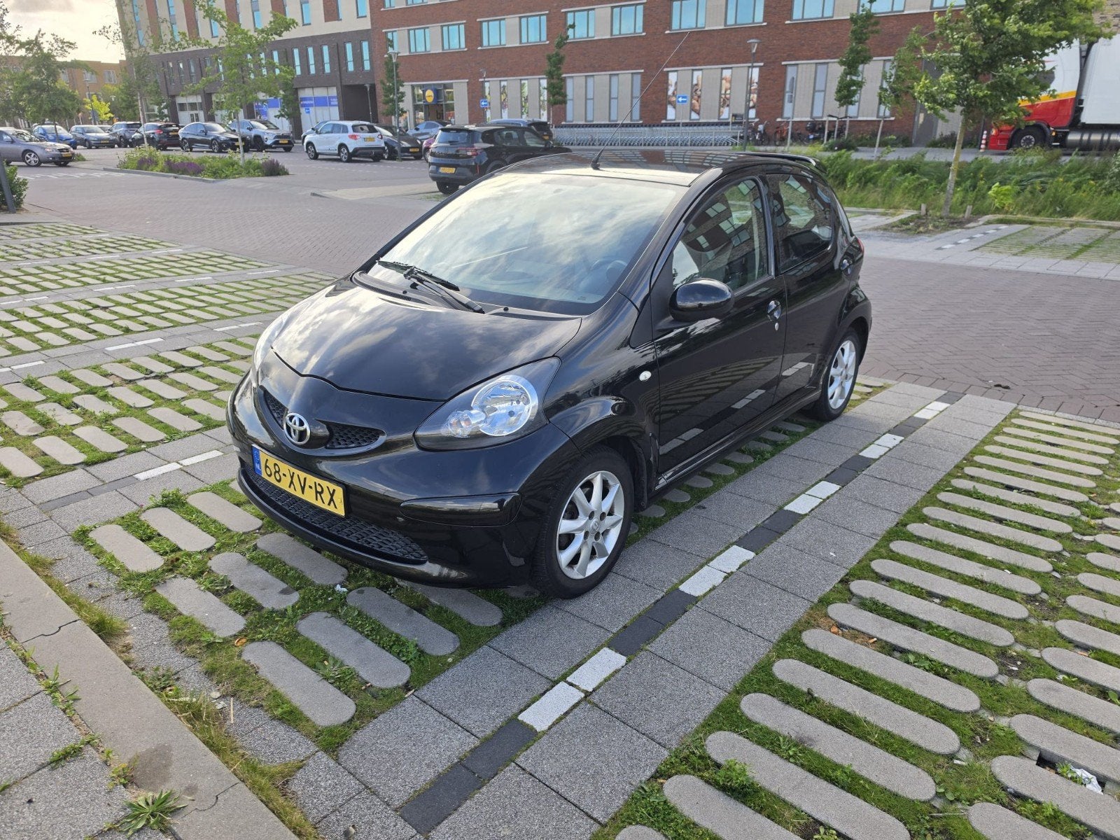 Toyota Aygo 1.0 12V Vvt-i 5DRS 2007 Zwart, Auto's, Toyota, Voorwielaandrijving, 4 stoelen, Origineel Nederlands, Handgeschakeld