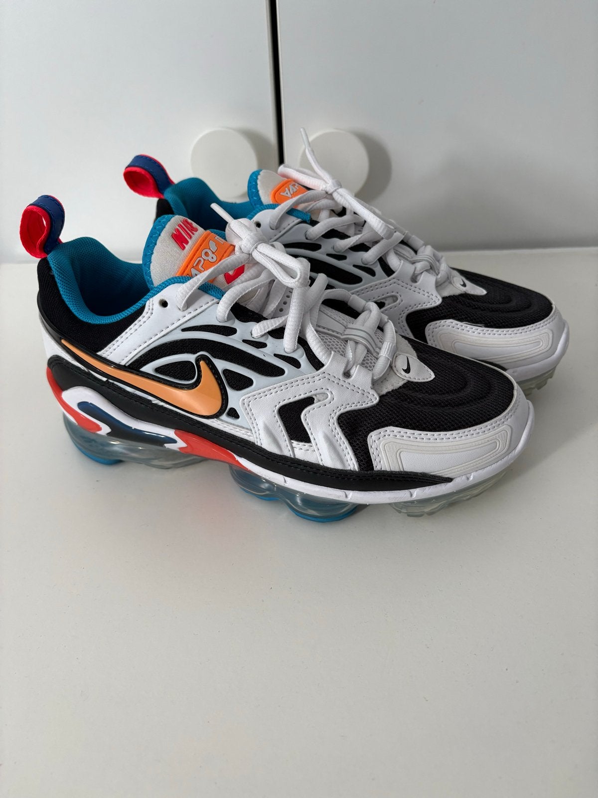 Nike Air Vapormax Evo Sneakers - Zo goed als nieuw, Ophalen of Verzenden, Zo goed als nieuw, Zwart, Sneakers of Gympen