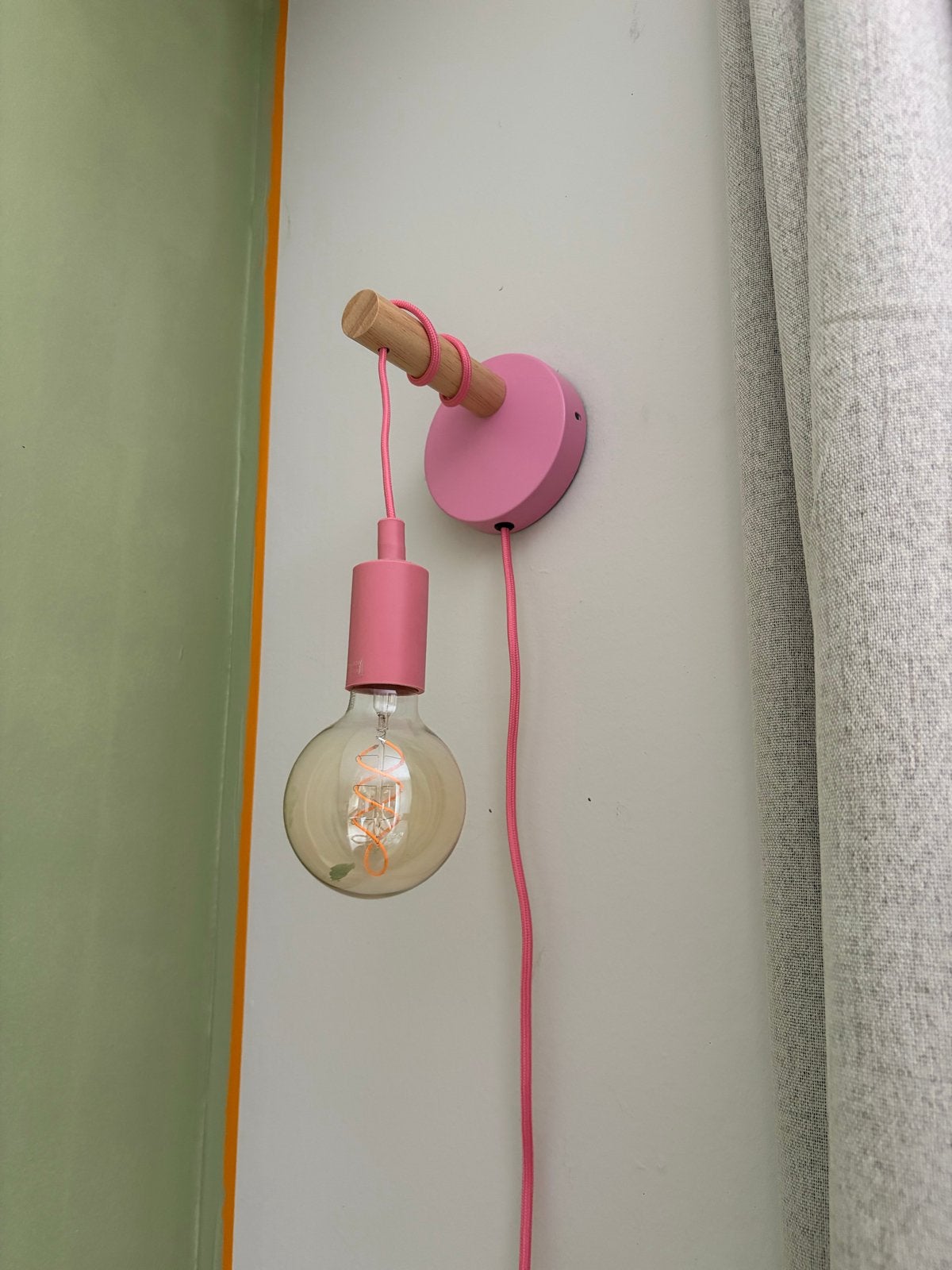 Lucide wandlamp roze - Karwei - Zonder fitting - Z.g.a.n., Met snoer/stekker, Roze, Overige fittingen, Ophalen of Verzenden