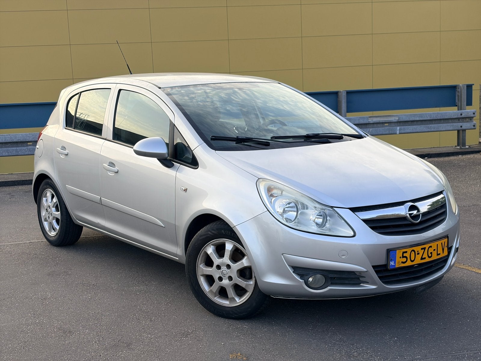 Opel Corsa 1.2 16V 5Deurs Automaat Airco Nap Apk, Auto's, Opel, Zwart, 4 cilinders, 1229 cc, 49 €/maand