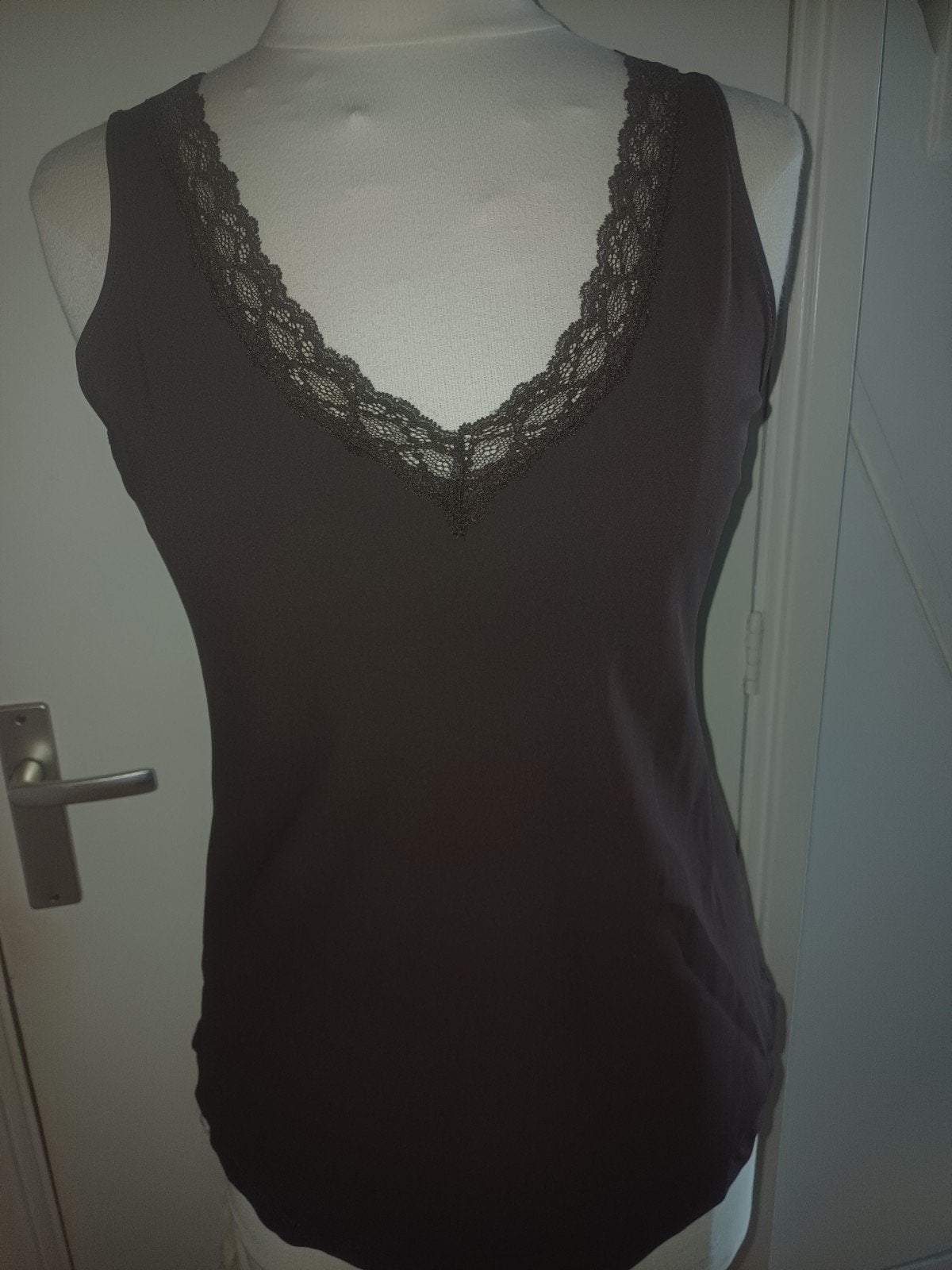 Travel top met kanten randje - Donkerbruin, Kleding | Dames, Maat 38/40 (M), Mp, Nieuw, Ophalen of Verzenden