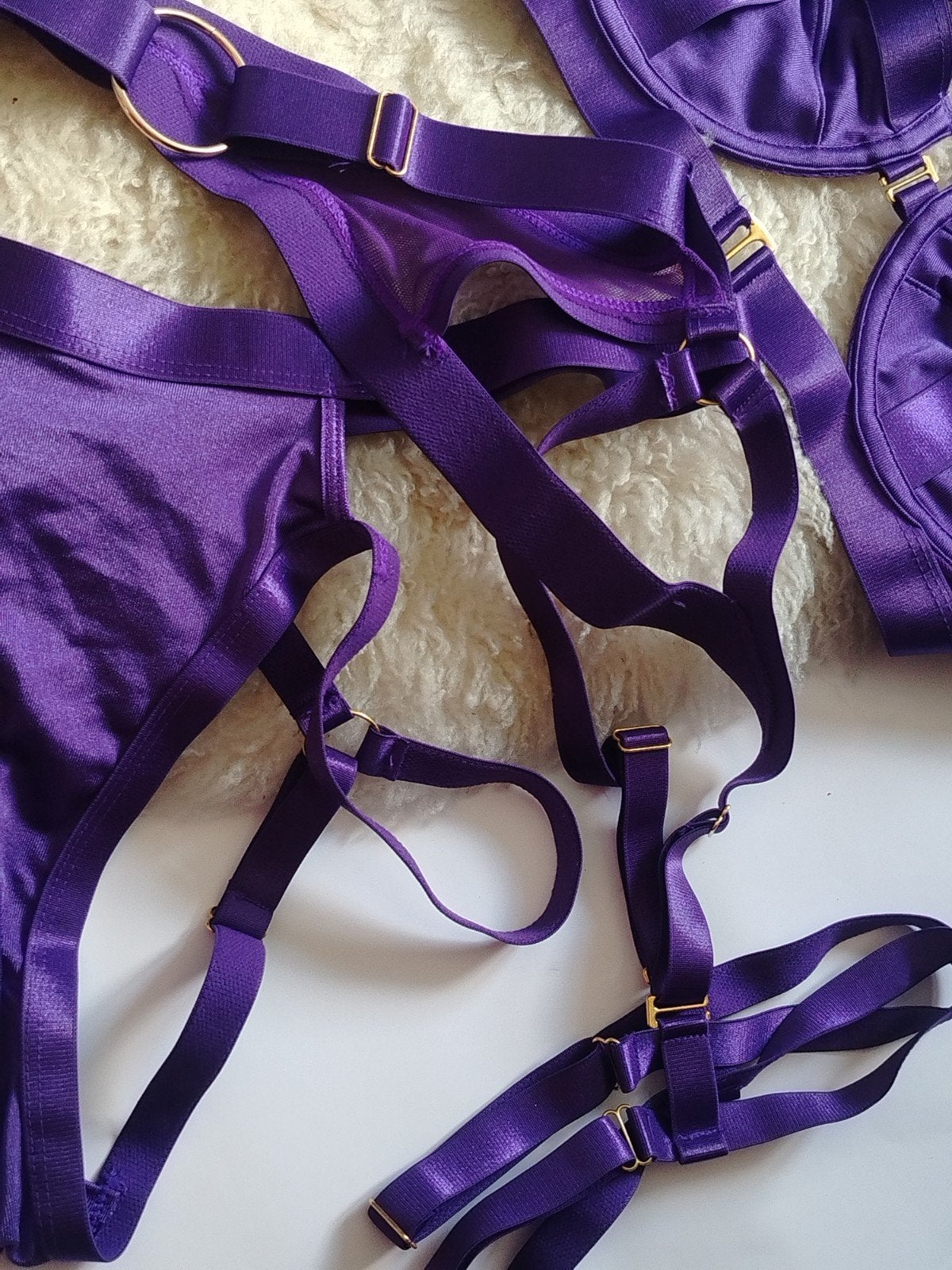 Luxe nieuwe Paarse Harnas Lingerie Set Maat L, Ophalen of Verzenden, Paars, Setje