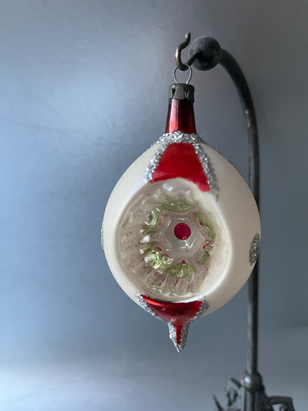 Oude ovale glazen deuk kerstbal (nr. 1), Diversen, Gebruikt, ., Ophalen of Verzenden, .