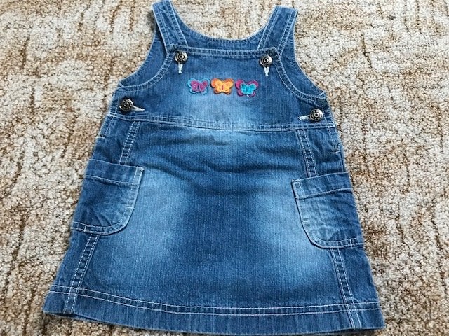 Jeans, spijker jurk met vlindertjes maat 86, Ophalen of Verzenden, Gebruikt, Meisje, Jurkje of Rokje