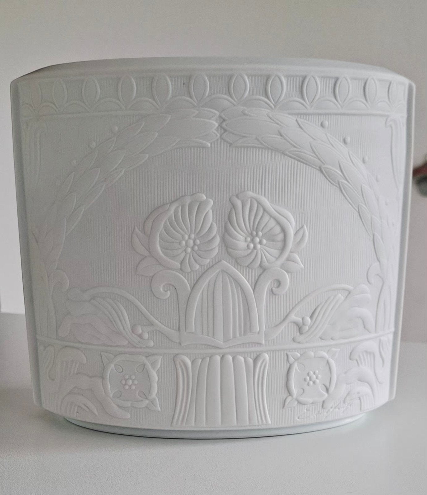 ERNST FUCHS JUGENDSTIL ROSENTHAL BISCUIT VAAS 21x18.5x11.5cm, Antiek en Kunst, Kunst | Litho's en Zeefdrukken, Genummerd, Ophalen