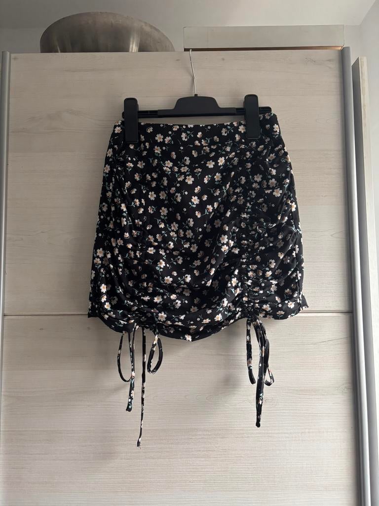 Gebloemde rok Shein maat XS, Zwart, Ophalen of Verzenden, Zo goed als nieuw, Maat 34 (XS) of kleiner
