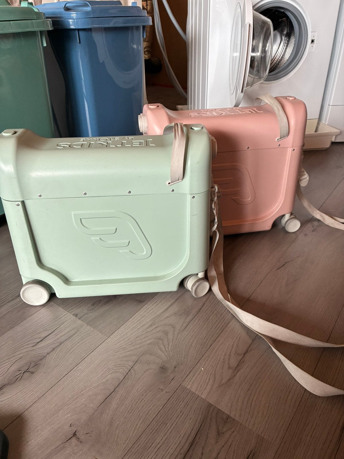 Te koop: 2x Stokke JetKids BedBox Groen & Roze  Compleet, Gebruikt, Hard kunststof, Minder dan 50 cm, Minder dan 35 cm