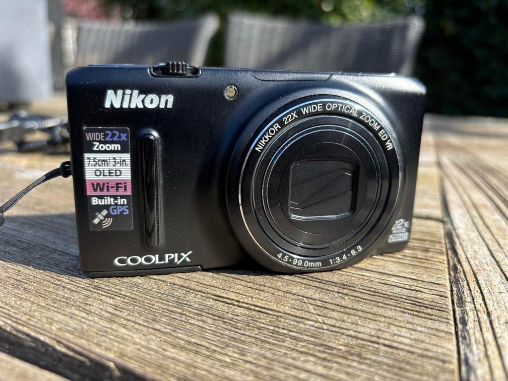 Nikon Coolpix S9500 – Compacte reiszoomcamera met WiFi & GPS, Verzenden, Zo goed als nieuw
