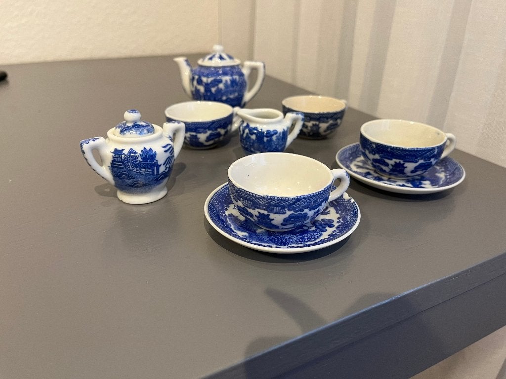 oud kinderserviesje, Antiek en Kunst, Ophalen
