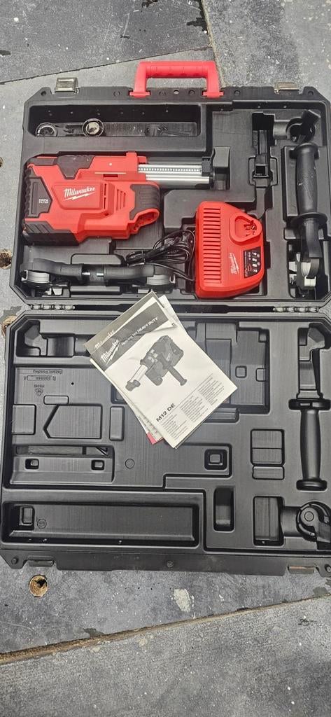 Milwaukee M12 stofafzuiging, Doe-het-zelf en Verbouw, Gereedschap | Boormachines, Ophalen, Boor- en/of Breekhamer, Zo goed als nieuw