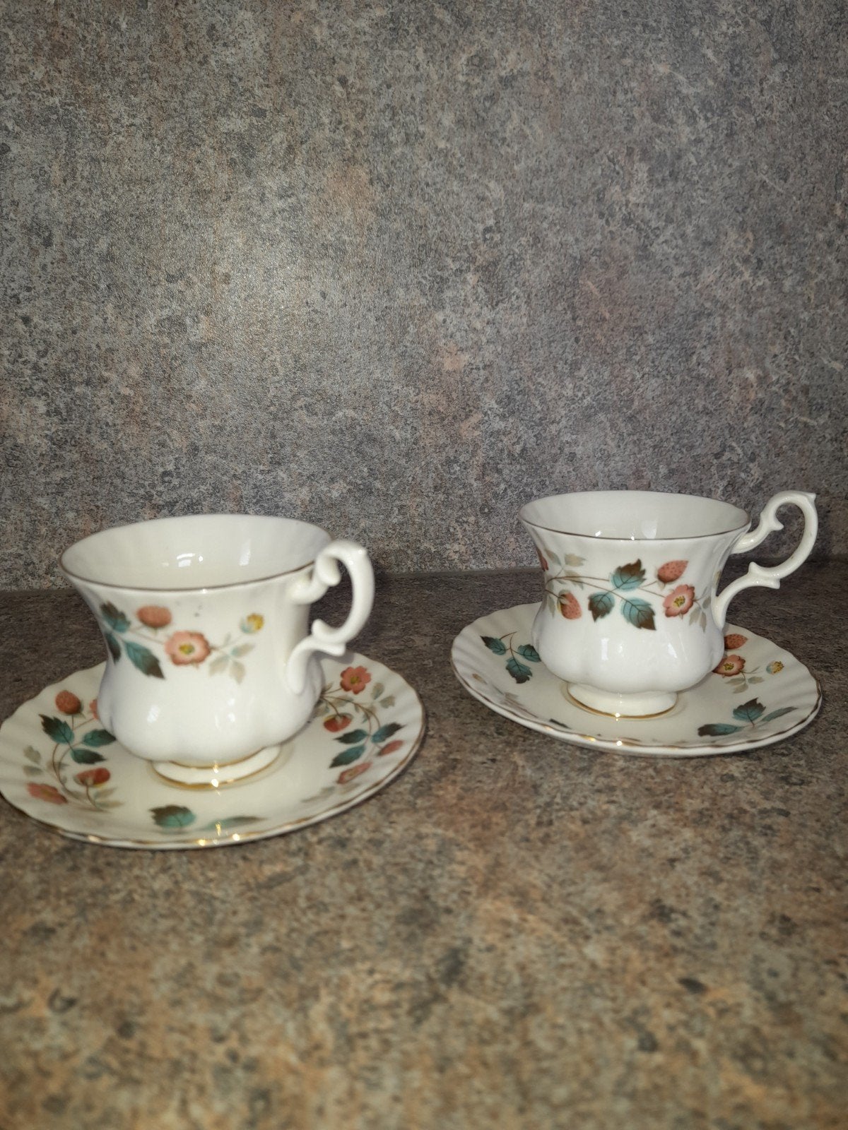 Set van 2 Richmond Bone China theekopjes met schotels, Ophalen of Verzenden