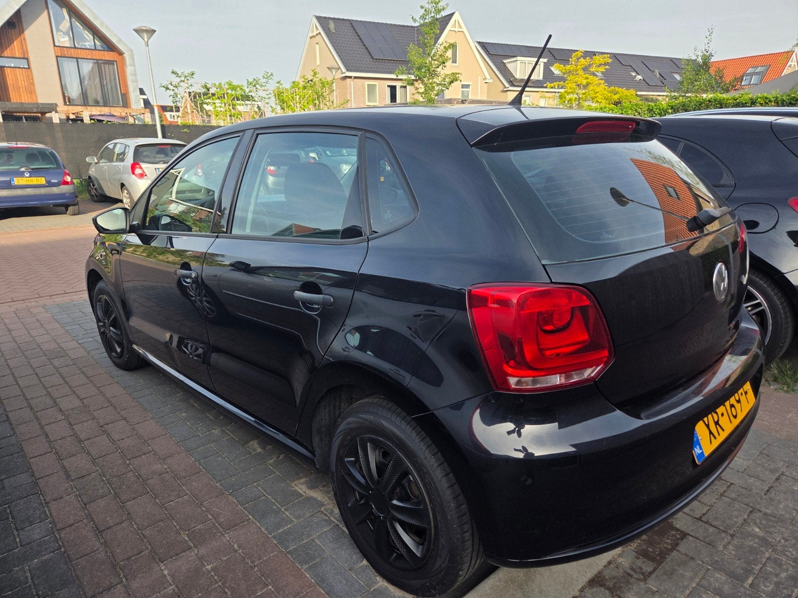 Volkswagen Polo 1.2 6R 5D AIRCO CAR PLAY NAV BT AUX EL.RAMEN, Auto's, Voorwielaandrijving, 40 €/maand, 1198 cc, Zwart