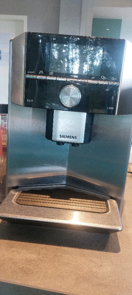 Siemens EQ.9 S500 Volautomatische Koffiemachine, Witgoed en Apparatuur, Koffiezetapparaten, Gebruikt, 10 kopjes of meer, Koffiemachine