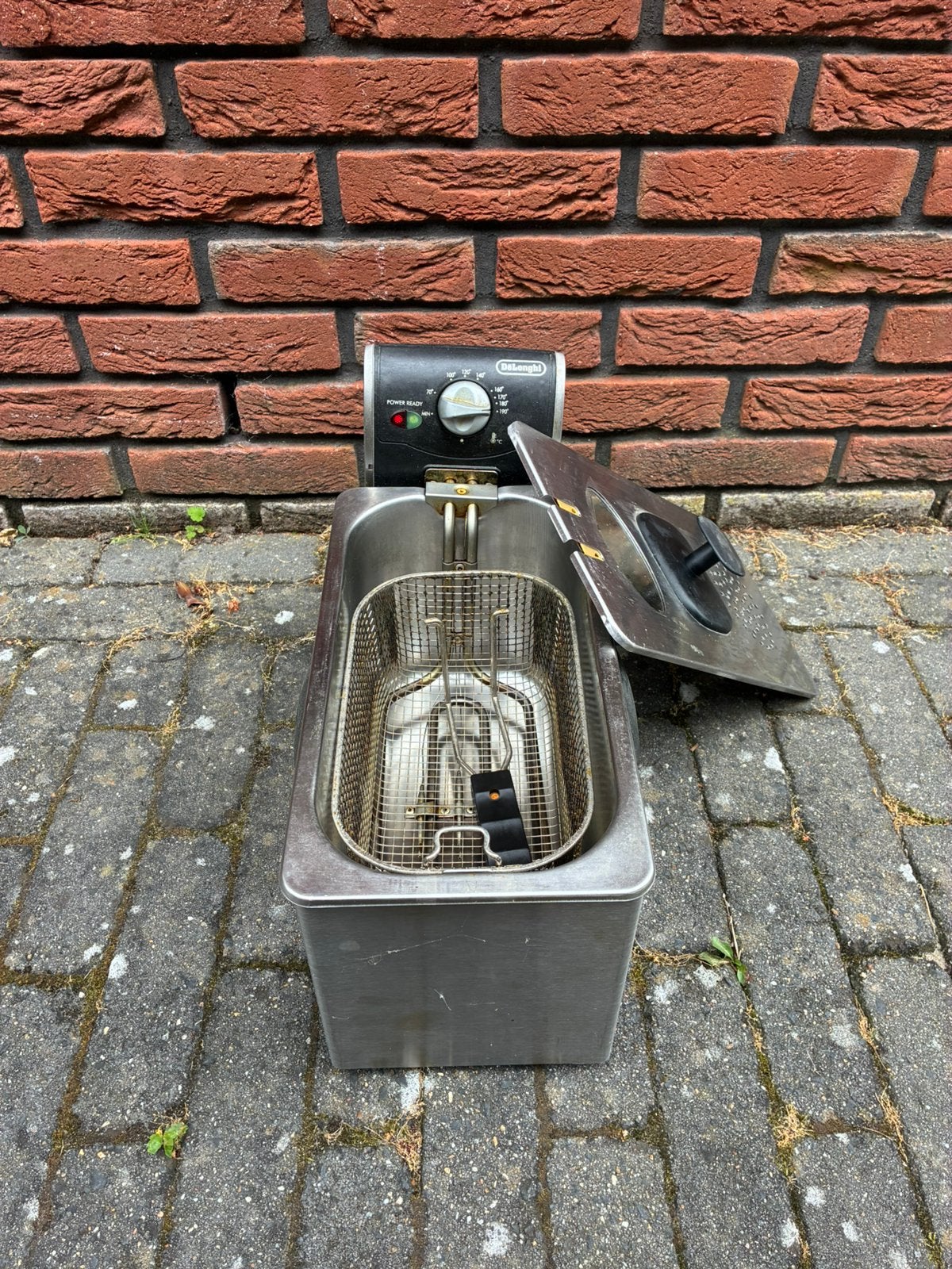 Delonghi frituurpan, Witgoed en Apparatuur, Frituurpannen, 3 tot 4 liter, Ophalen, Zo goed als nieuw, Uitneembare binnenpan